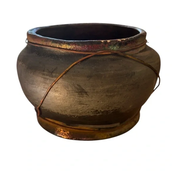 Handmade Raku Studio Pottery w/ Copper Wire. - Picture 4 of 6